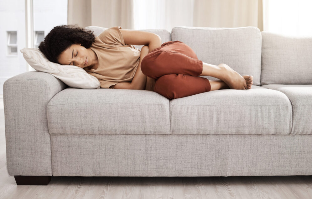 Darstellung von Endometriose-Symptomen und Verdauungsbeschwerden zur Veranschaulichung der Schmerztherapie in der Praxis Juvanity Lampertheim